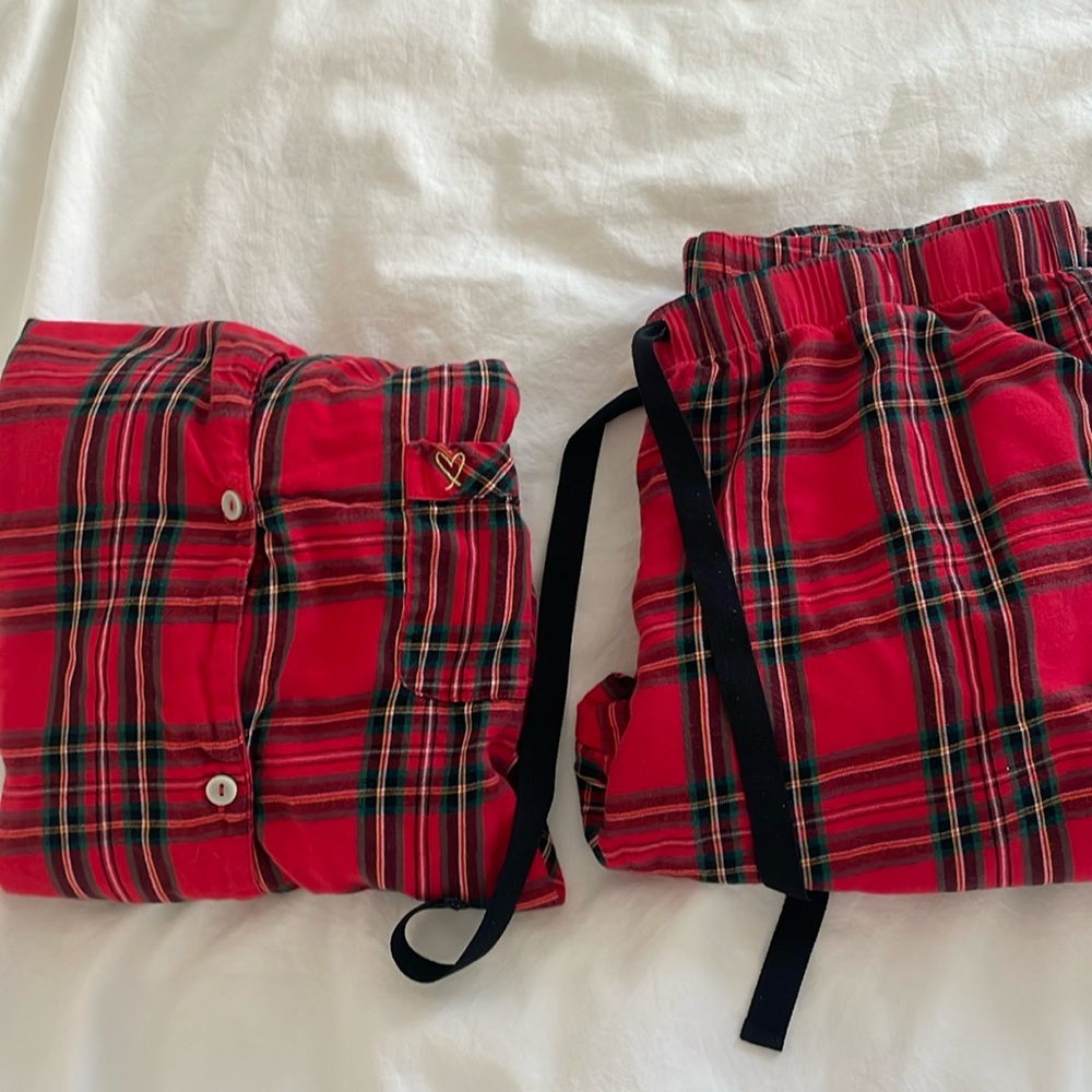 Victoria Secret Plaid Long Sleeve Pajamas Set, Size Medium